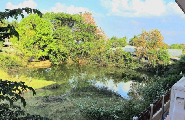 Bumnsaya Place