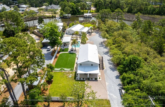 Bungalow B - The Retreat at Mack Bayou
