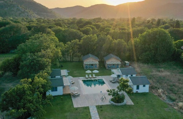Bungalow close to the walking routes and the sea