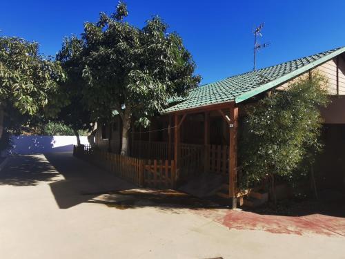 Bungalow con piscina cerca de la playa de Torre del Mar Ideal familias