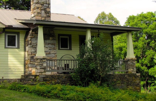 Bungalow Farmhouse - Family and Pet Friendly- Borders 3600 acre forest