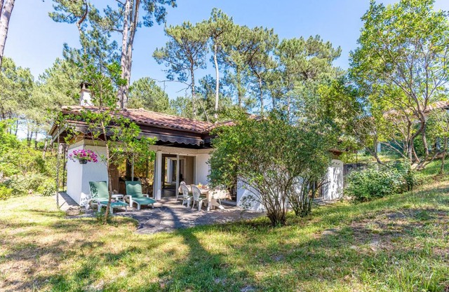 Bungalow sous les pins près du Lac