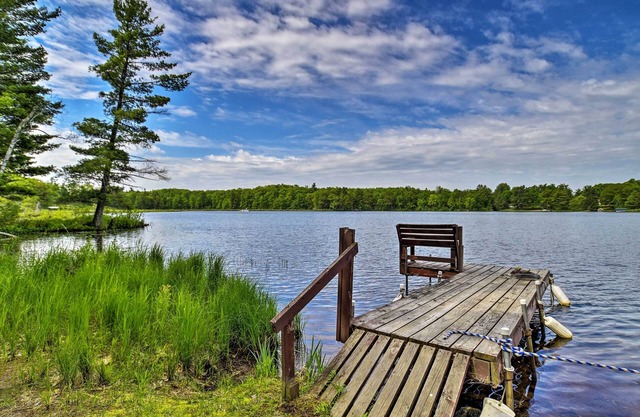 Burns Lake Cabin w/Dock, Fire Pit, Rowboat & More