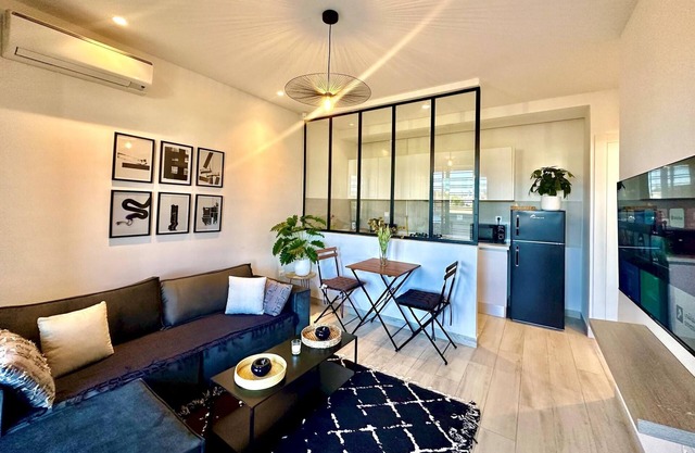 C1 Jade new cozy 1bd with garden
