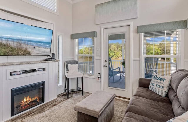 C19-Pet Friendly Lakefront Paradise