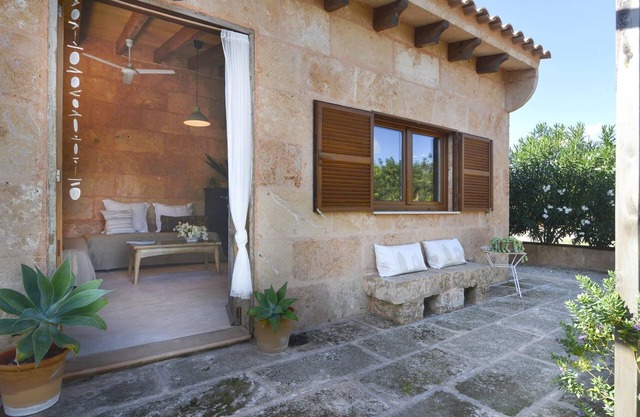 Ca Na Martina. Countryside House In Llombards,