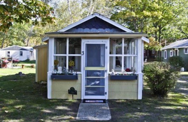Cabin #3 - Chantilly by RedAwning