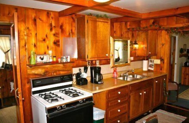 Cabin #5 - Times Square by RedAwning