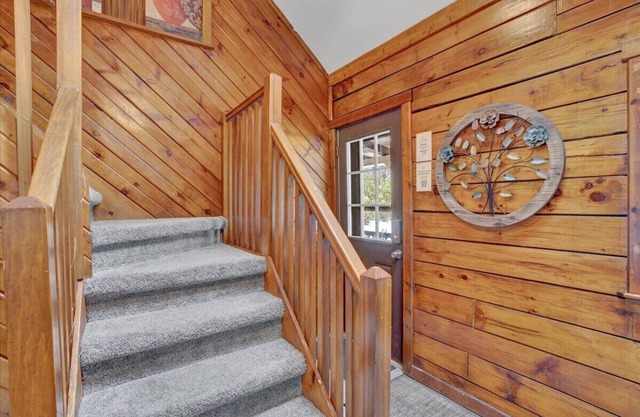 Cabin in Long Pond! Gameroom, Pool Table!