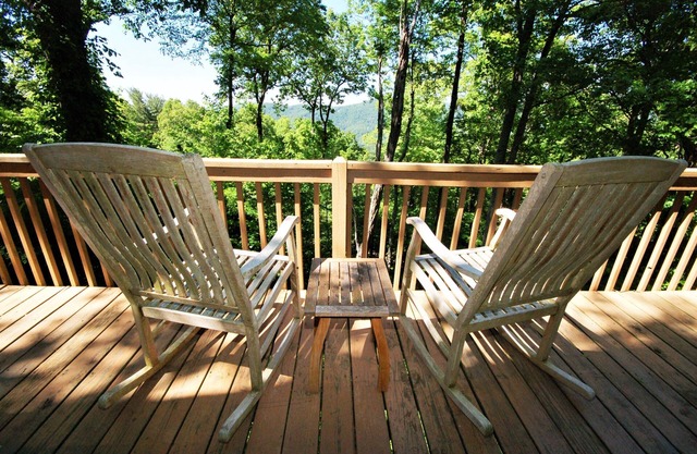 Cabin in the mountains only 2.2 miles to downtown or a 10 dollar Uber ride.
