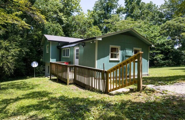 Cabin in the Woods: 3bed 1bath, Outdoor Fire Pit
