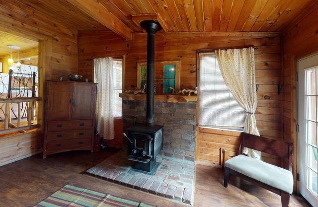 Cabins In Hocking - Willow Tree