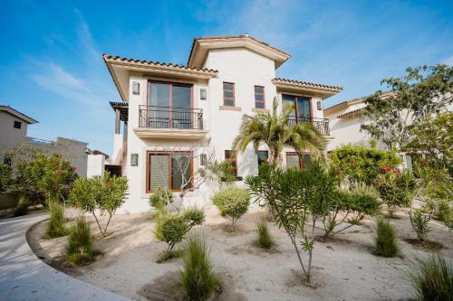 Cabo penthouse with unmatched resort amenities