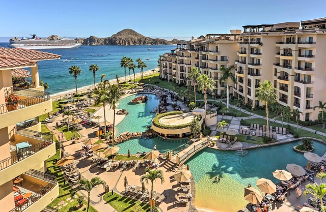 Cabo San Lucas Villa w/Resort Amenities!