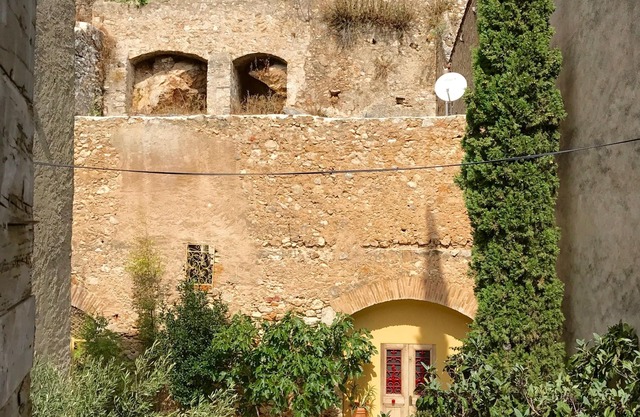 CAILLOUX D'OR - Old golden stone house, private parking, farmhouse with garden