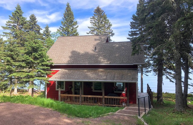 Cairn Cottage on Lake Superior's North Shore!