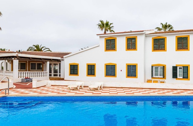 Cala'n Bosch Boutique Apartment Pool by the Sea