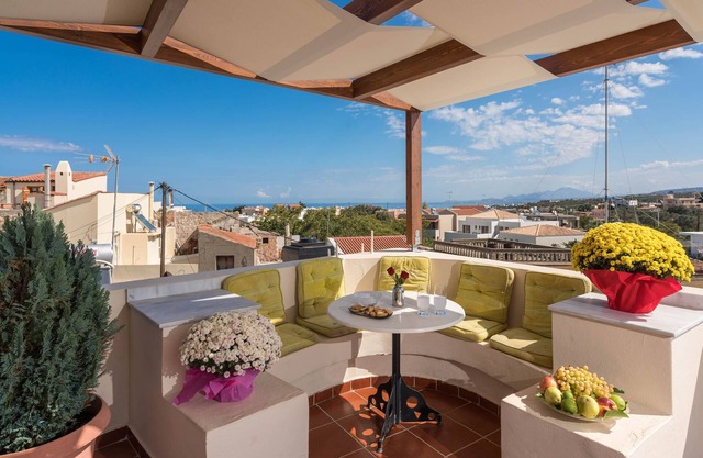 Calergi 4 - 1 BDR/1LVR Relaxing Home - Pool paradise - MONTHLY OFFERS