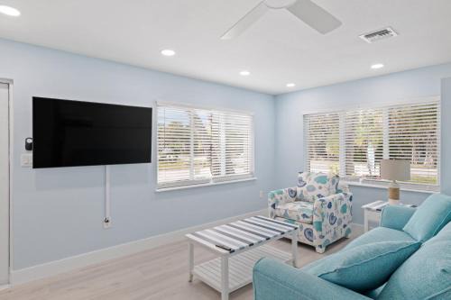 Caloosa Retreat- 2BR Cottage at Palmview Inn of Sanibel with Bikes