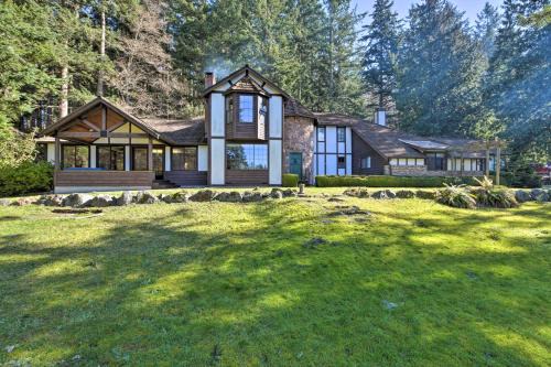 Camano Island Family House with Hot Tub and Deck!
