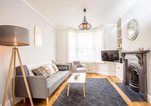Cambridge 3 Bedroom with Wi-Fi Parking