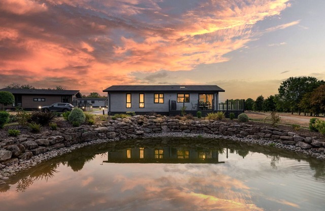 Cambridge Luxury Lodge