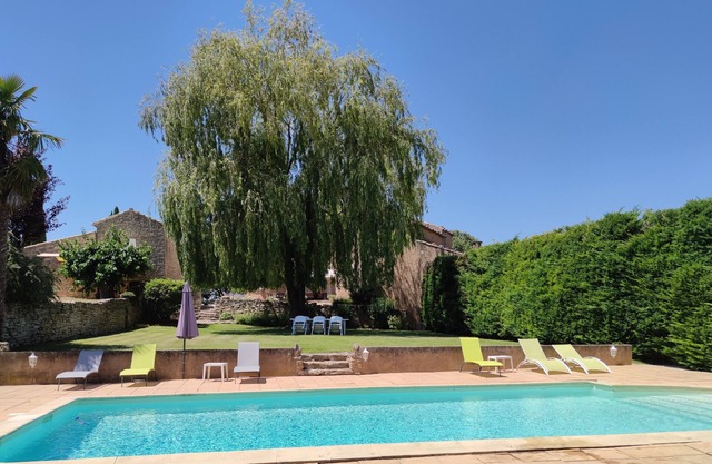 Campaign Mélan seventeenth family farmhouse, charm and comfort in the vineyards