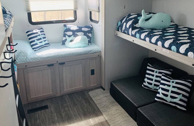 Camper w/ Bunk Room @ Coconuts RV Park!