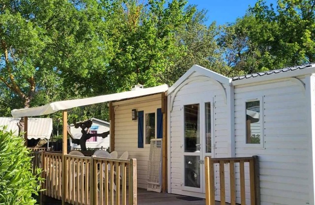 Camping 3 étoiles - Piscine - efcdfe