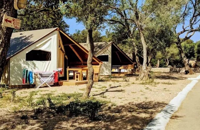 Camping Campo Di Liccia* - 3-room canvas bungalow for 4 people Without sanitary facilities