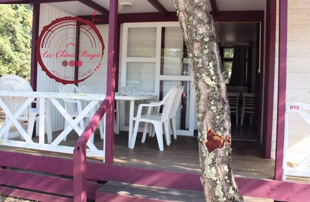 Camping Flower les Chênes Rouges**** - Rustic Chalet 6 Standard 3 Rooms 6 People