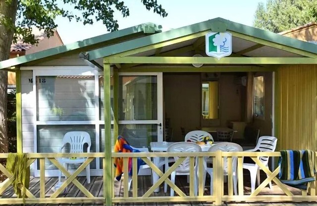 Camping Le Soleil de la Méditerranée * - Chalet Comfort 3 rooms 4 adults + 2 children - TV