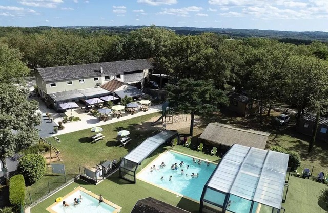 Camping Les Hirondelles* - Cottage Select TV LV Clim 3 Rooms 2 bathrooms 4 people