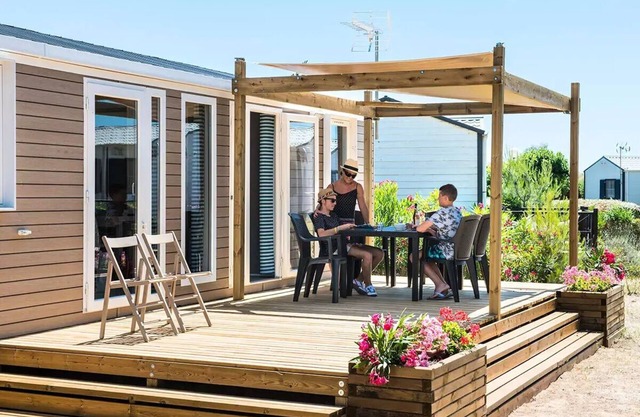 Camping Les Mûriers * - Luxury Chalet 3 Rooms 4 People Air Conditioned + TV