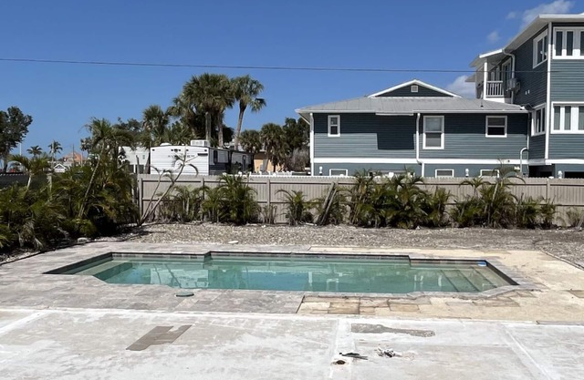 camping Paradise sunset lot with pool