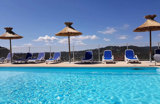 Camping Ushuaïa Villages les Pins d'Ucel * - ROUGE-GORGE - Mobile home 28m² 5 to 6 people - 5 people. included in the price