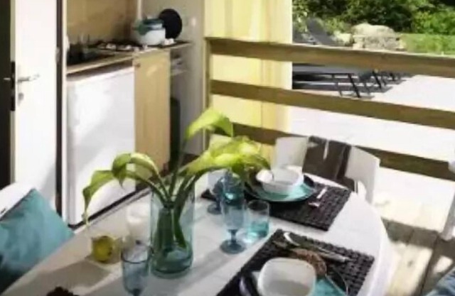 Campings les Favards**** - Mobil Home Essentiel 3 rooms 5 people without sanitary facilities Air-conditioned