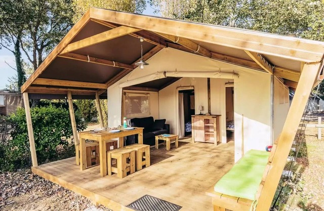 Campsite Flower La Pointe du Talud * - Free Flower Comfort 3 rooms 4 persons Without Sanitary