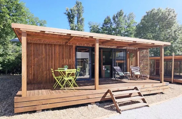 Campsite maeva Escapades Domaine des Tamaris * - Premium Chalet View 4 Rooms 6 Persons Air-conditioned + TV