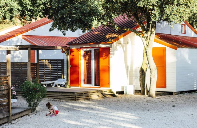 Campsite le Bois Fleuri * - 4-room chalet 4 adults + 2 children 2 bathrooms Air-conditioned