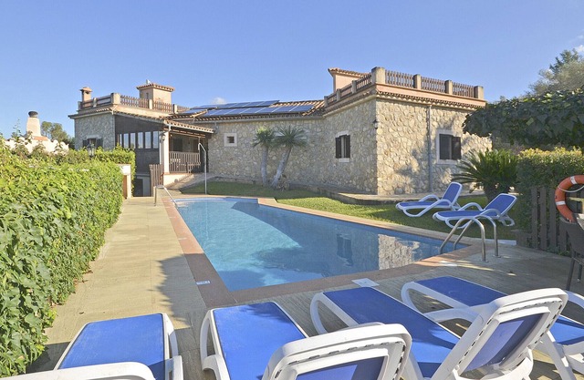Can Domatiga - country house with pool in Ariany