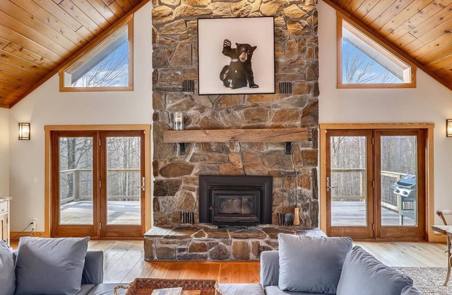 Can't Bear to Leave - Perfectly Appointed Chalet in Stowe!