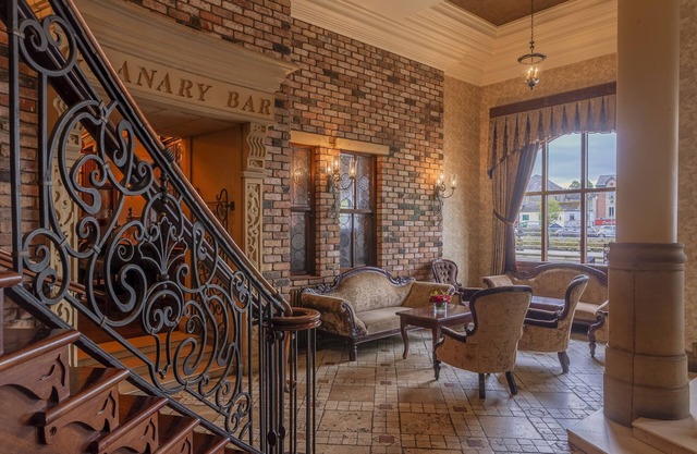 Canal Court Hotel