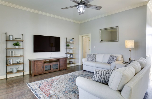 Canalfront Baton Rouge Home w/Patio: 6 Mi to LSU!