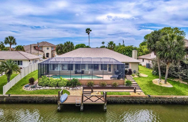 Canalfront w/Pool, Kayaks, Bikes & Boat Access