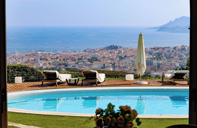 CANNES CALIFORNIE ATYPICAL VILLA PANORAMIC SEA VIEW