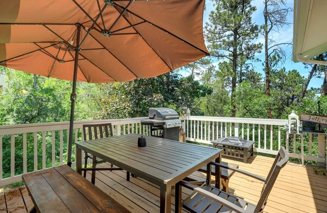 Canopy Springs! Walk to the Broadmoor & Game Room!