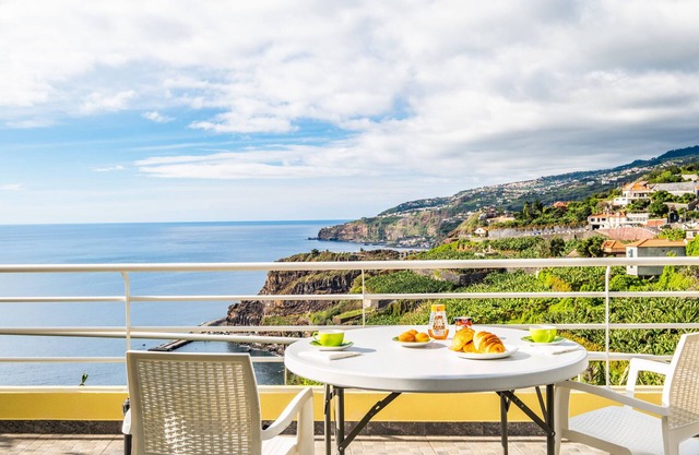 Cantinho do Sol by Madeira Sun Travel