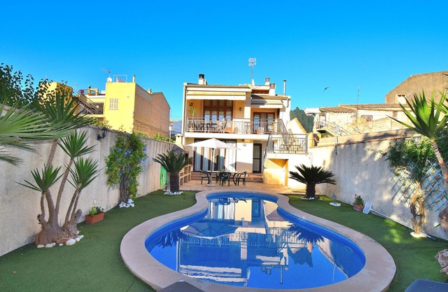 Capavila 196 fantastic villa with private pool, terrace, air-conditioning and WiFi