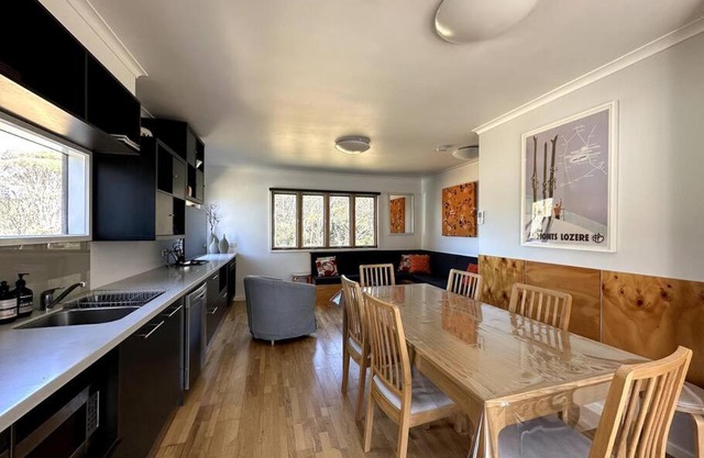 Cape Cod Chalet, alpine-getaways